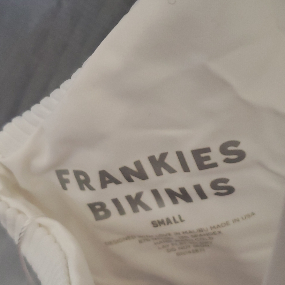 NEW Frankie's Bikinis Austin Front Knot Rib Top - Picture 7 of 15